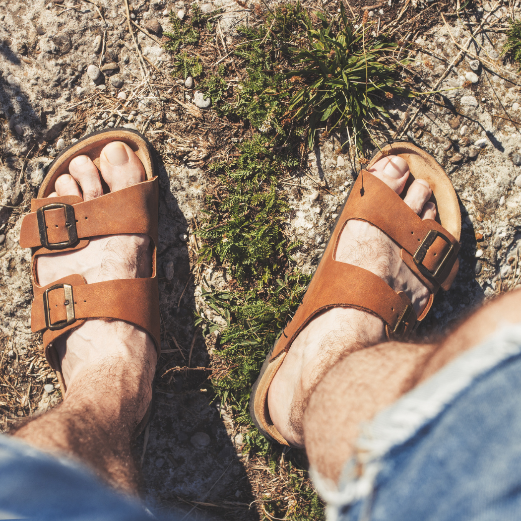 Te modne buty męskie na lato 2024 zawładną ulicami. Przegląd modeli, które zdominowały trendy